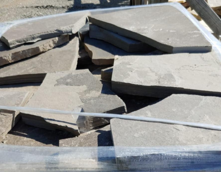 Flagstone of natural limestone for pick up in Barrie downtown! Rock